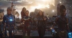 Avengers Endgame - Women 2