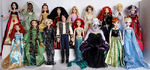 Whole bunch of disney dolls