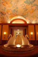 DisneySwanFountain.jpg (345 KB) Swan Hotel Lobby
