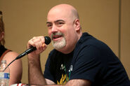 Kyle Hebert mic con