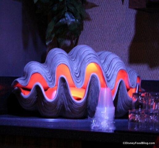 Trader-sams-grog-grotto-polynesian-pearl-clam-1