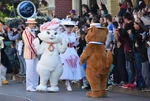Marie greeting Toulouse.jpg (435 KB) Marie greeting Toulouse