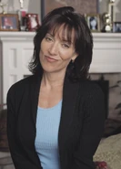 Cate Hennessy 8SR.jpg (76 KB) Cate Hennessy (8 Simple Rules)