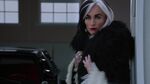 Once Upon a Time - 4x12 - Darkness on the Edge of Town - Cruella 3