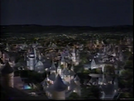 Uma visão aérea da cidade, que tem vários castelos no encerramento nas séries de 2001-2007