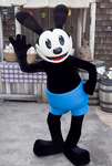 Oswald en un parque Disney.