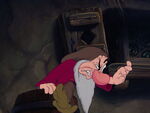 Snow-white-disneyscreencaps.com-4922