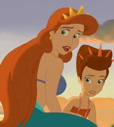 Маленькая Аттина с мамой из мультфильма "Русалочка 3: Начало истории Ариэль"