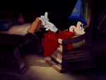 Fantasia-disneyscreencaps.com-3525