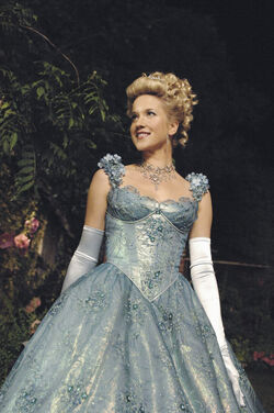 Once Upon a Time - 1x04 - The Price of Gold - Photography - Cinderella 2