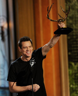 Jim Carrey Guys Choice Award.jpg