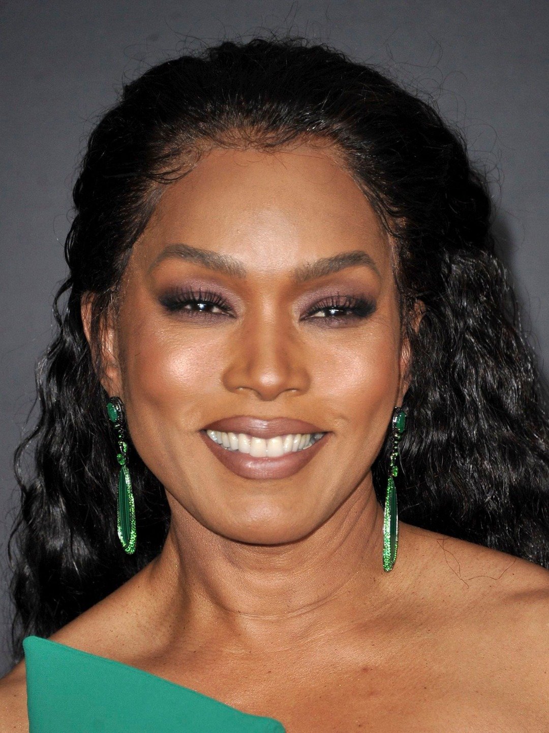 Angela Evelyn Bassett is an American actress and voice actress. 