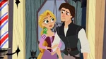 Rapunzel se ofrece a cortar el cabello de Eugene