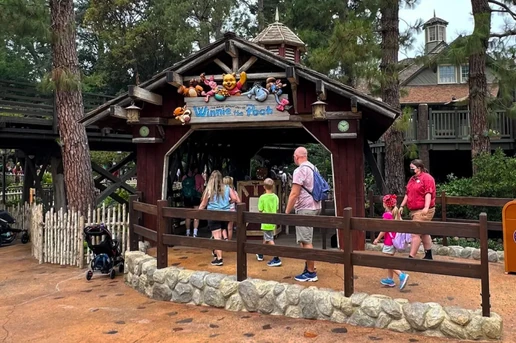 Disneyland-WinniePooh-sign