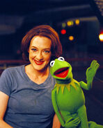 Joan Cusack with Kermit the Frog.