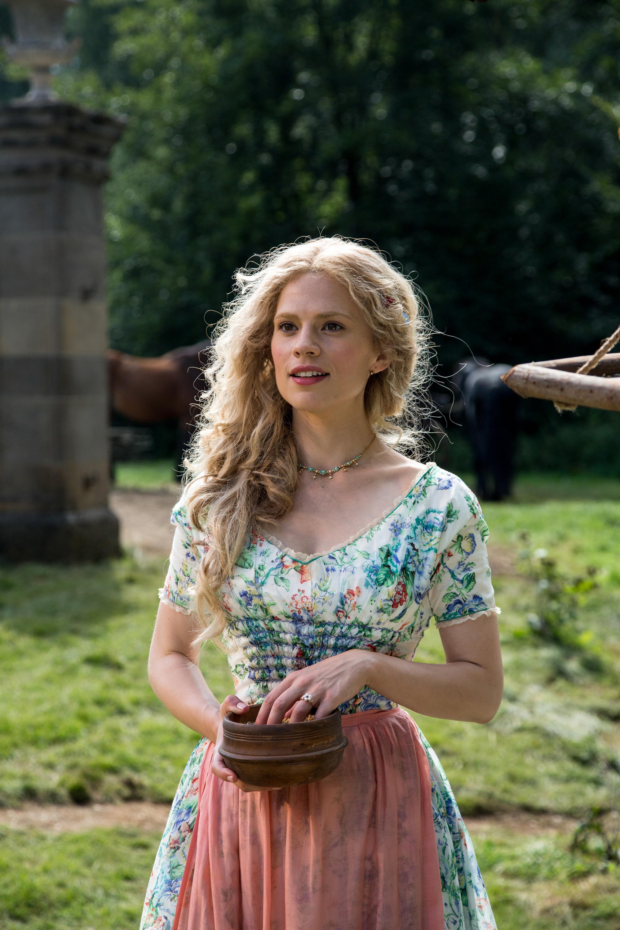 Utterly charming: Lily James ?is Disney's newest ?'Cinderella' – Boston  Herald