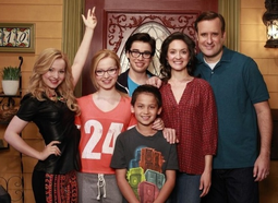 Personajes de la serie.De izquierda a derecha: , , , , , y .