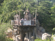 Fort added to Disneyland's Castle Rock in 2003