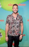 Zachary Levi attending the 2019 Nickelodeon Kids' Choice Awards.