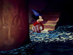 Fantasia-disneyscreencaps.com-3945