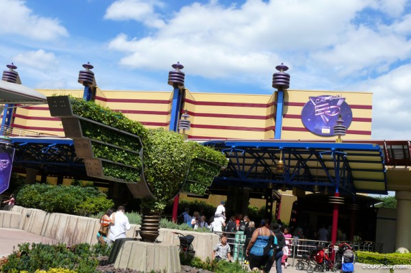 Captain Eo Disney Wiki Fandom Captain Eo Disney Wiki Fandom