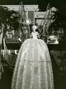 MainStreetElectricalParadeBlueFairy1972.png (824 KB) Disney Parks. June 17, 1972 - 197?. This costume was used in Main Street Electrical Parade.