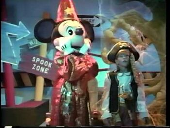 Mickey halloween surprises
