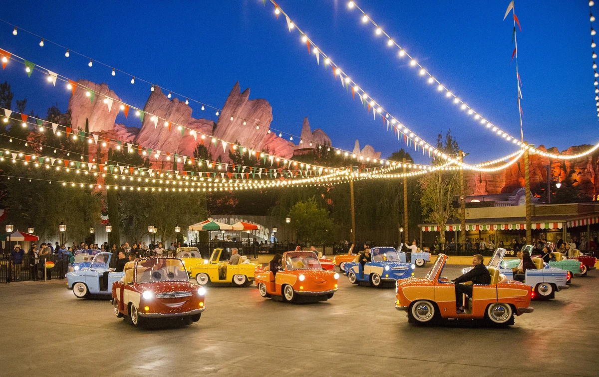 ピン & イヤーハットDisneyland Resort Cars 2 ピン & イヤーハットDisneyland Resort Cars 2 【公式通販】