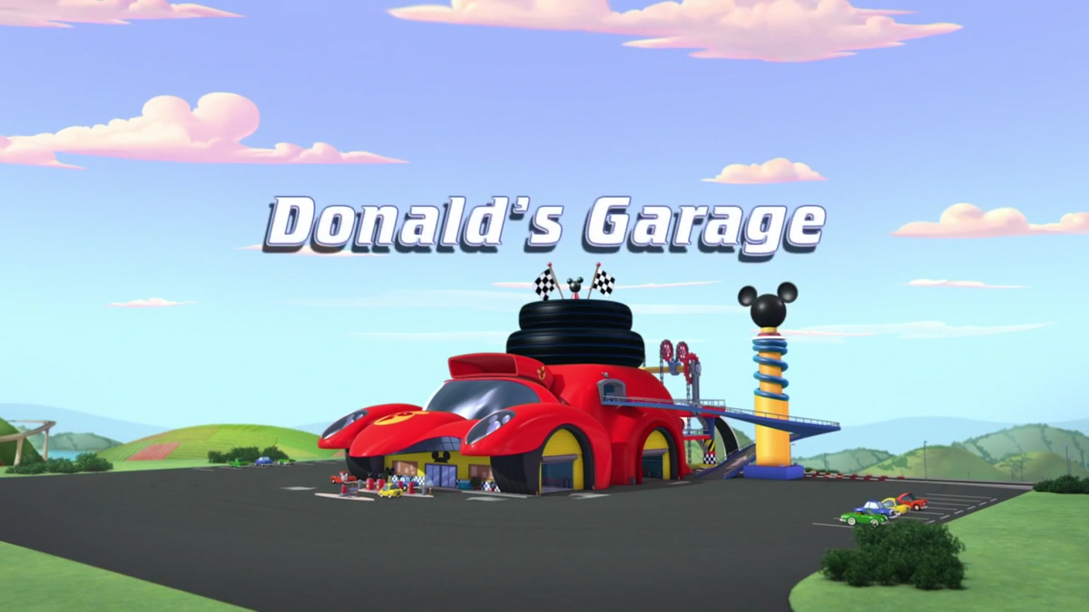 Mickey mouse hot sale roadster racers garage