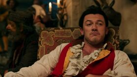 La-bella-e-la-bestia-live-action-disney-luke-evans-gaston-canzone-clip-video