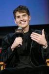 Gregg Sulkin NYCC.jpg (129 KB) Gregg Sulkin speaks at the 2018 New York Comic Con.