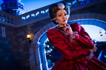 Lady-tremaine-character-meet-and-greet-end-magic-kingdom