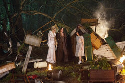 Once Upon a Time - 3x20 - Kansas - Photography - Glinda, Zelena and Dorothy