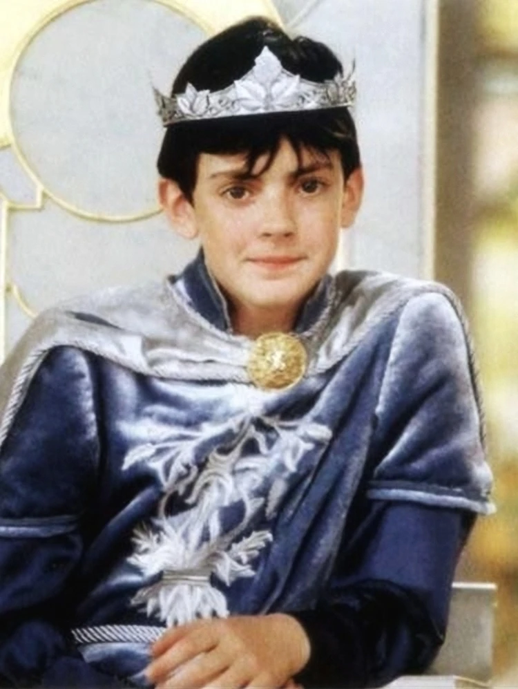 Edmundo Pevensie Disney Wiki Fandom Edmundo Pevensie Disney Wiki Fandom