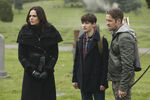 Once Upon a Time - 5x12 - Souls of the Departed - Photography - Regina, Henry and Robin