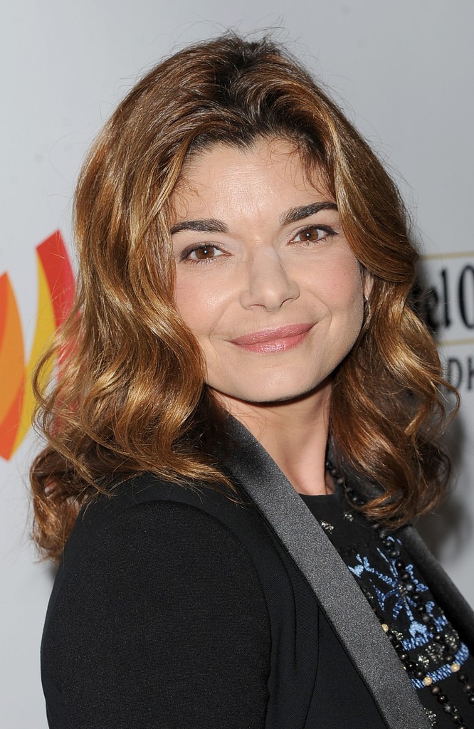 Laura San Giacomo.