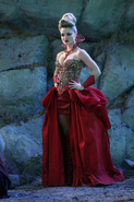 Once Upon a Time in Wonderland - 1x01 - Down the Rabbit - Photography - Red Queen