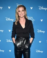 Emily VanCamp D23 Expo19.jpg (163 KB) Emily VanCamp attending the 2019 D23 Expo.