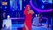 Sylvia Delikoura, uczestniczka greckiego programu Your Face Sounds Familiar przebrana za Jessice