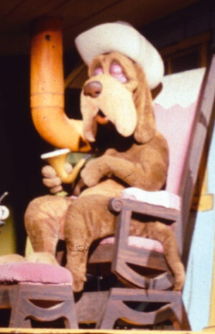 Colonel Houndstoothe
