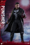 Hot-Toys-Daredevil-Punisher-Collectible-Figure PR9-600x900