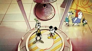 1556478 10152436141174927 1322123611077864718 o.jpg (336 kB) Mickey en Goofy staan in de krimpstraal