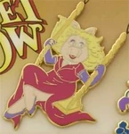 Muppetshowpiggypin.jpg (16 KB)