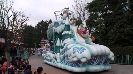TDL White Holiday Parade
