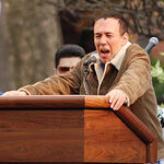 Gilbert Gottfried speaking at the Writers Guild of America East Solidarity Rally in November 2007.