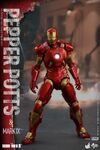 Iron Man Mark IX and Pepper Hot Toys 08