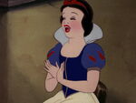 Snow White singing