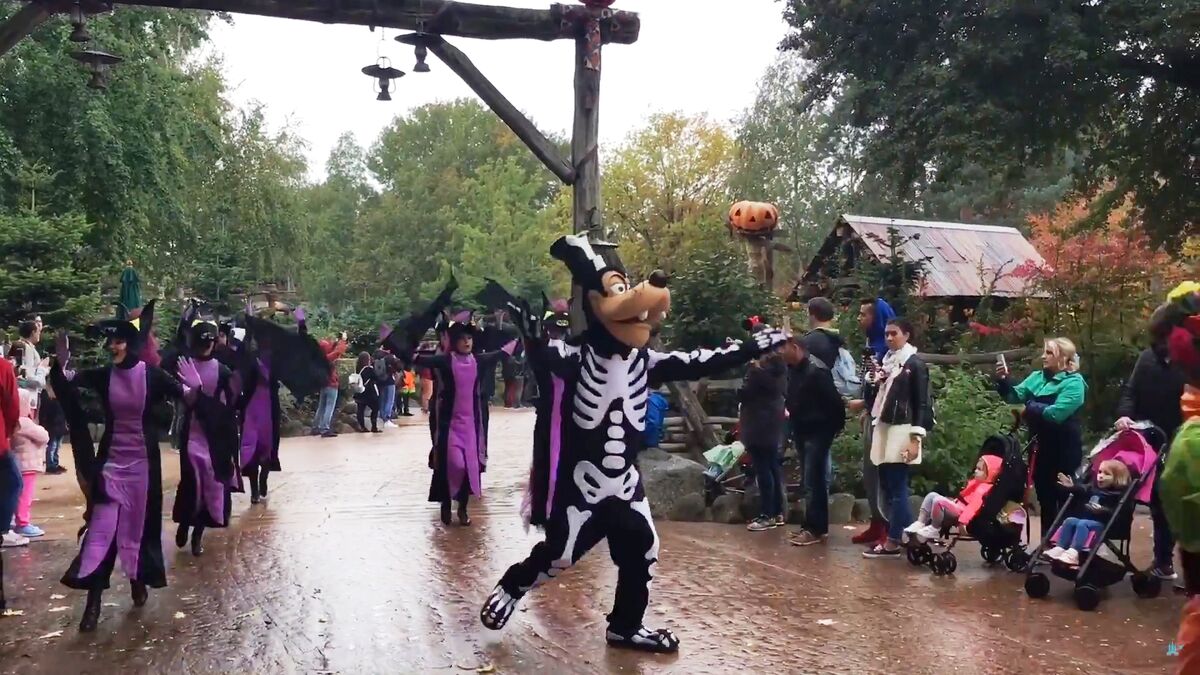 Goofy's Skeletoons Street Party, Disney Wiki