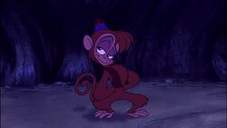 Aladdin: 5 Reasons Abu Is A Better Sidekick (& 5 Why Its Rajah)