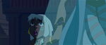 A beam of light starts taking the Queen up with Kida's bracelet forced off.